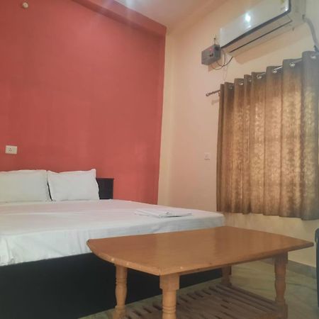 Sky Inn Paying Guest House Bénarès Extérieur photo